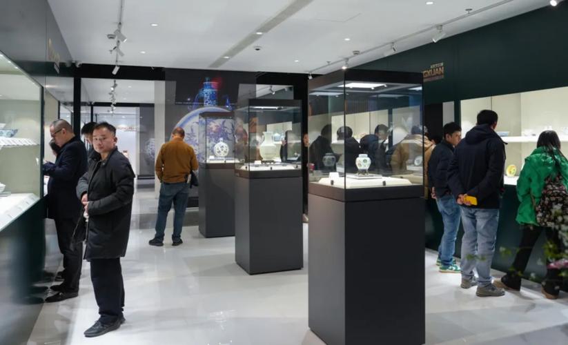 现场直击｜上海仲轩2025迎春文物艺术品拍卖会预展启幕！